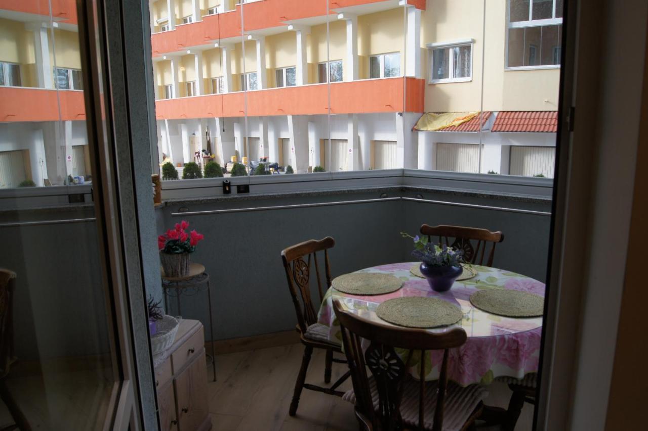 Appartamento Yasumi Apartament Miedzyzdroje Esterno foto